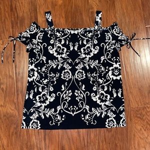 Women’s INC size L black & off white cold shoulder lace up sleeves top